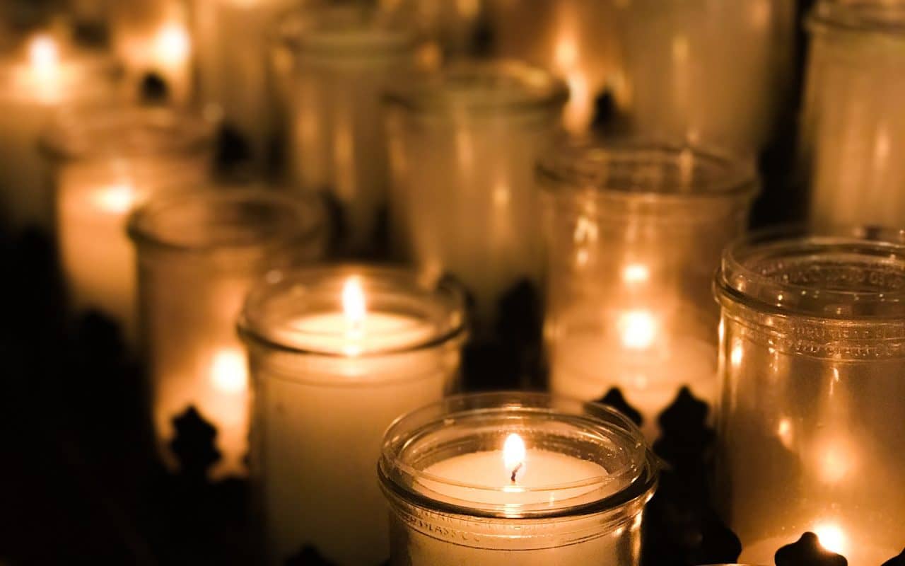 light-glowing-warm-dark-celebration-love-1395904-pxhere.com (1)